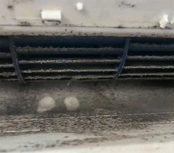 长岭空调吹的风有股烧焦味是怎么回事